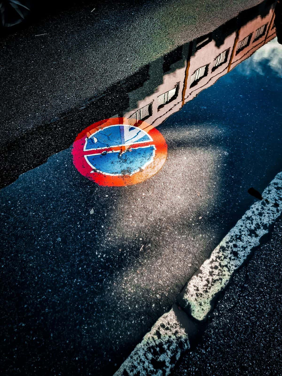 Parkverbot-Markierung auf einem Privatparkplatz